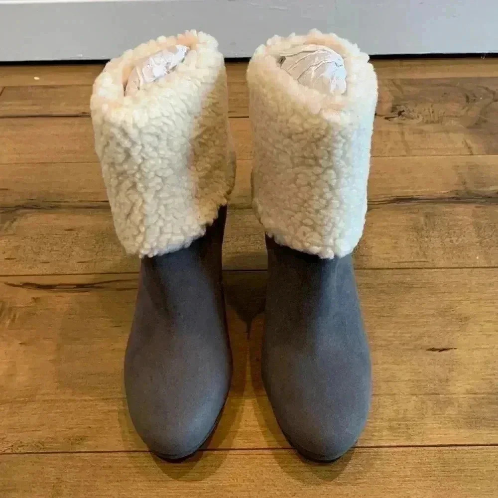 Shoe Dazzle Cameron Sherpa Bootie